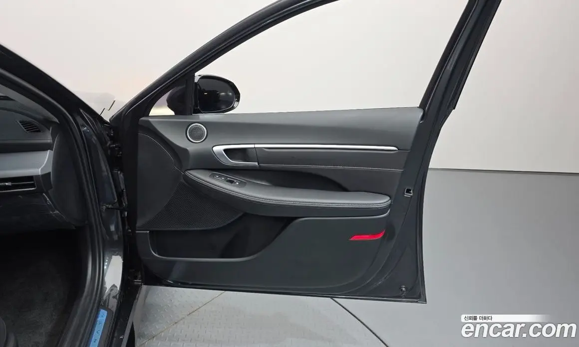 Hyundai Sonata 2024 1.6 автомат (гидро), фото 15