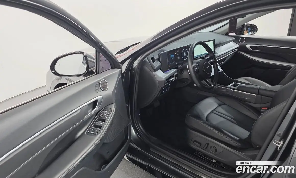 Hyundai Sonata 2024 1.6 автомат (гидро), фото 17