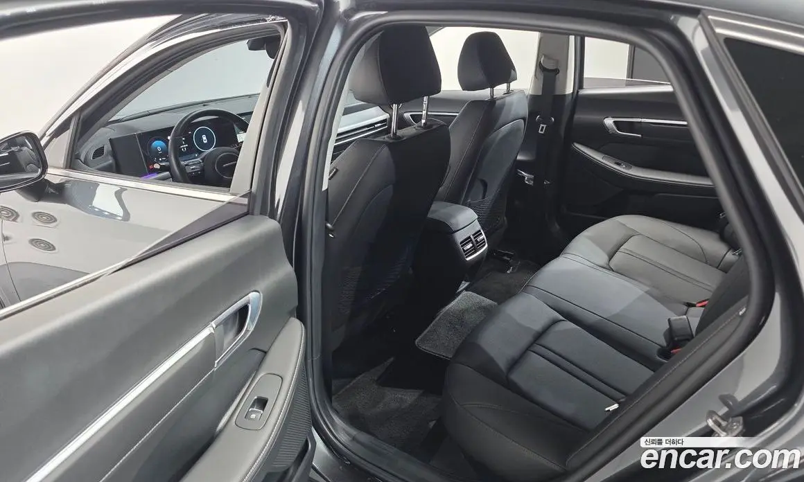 Hyundai Sonata 2024 1.6 автомат (гидро), фото 24