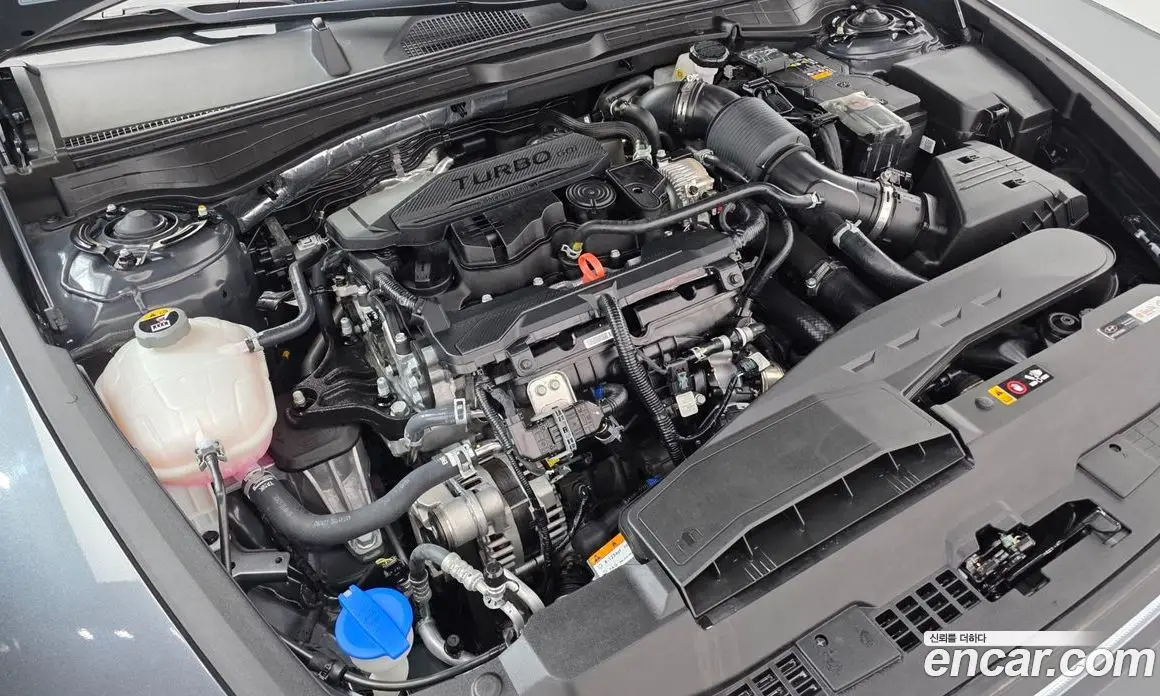 Hyundai Sonata 2024 1.6 автомат (гидро), фото 6