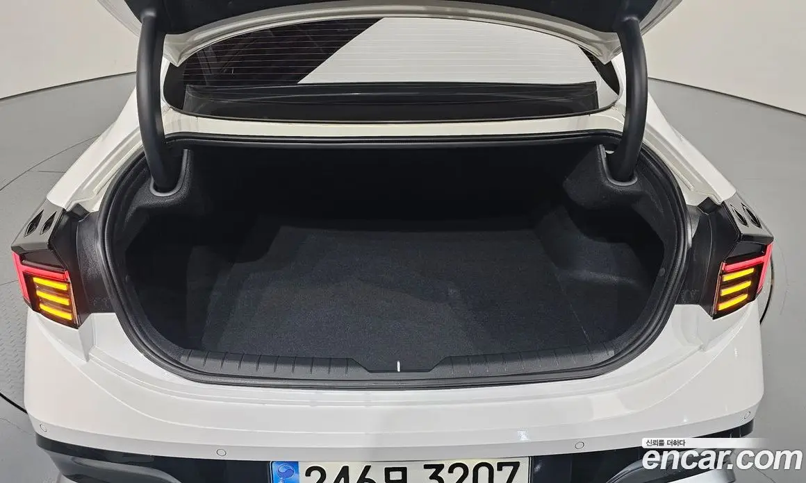 Hyundai Sonata 2024 1.6 автомат (гидро), фото 25
