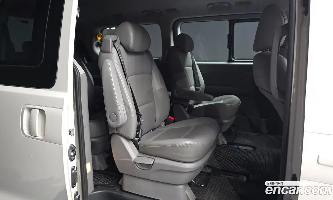 Hyundai Starex 2018 2.5 автомат (гидро), фото 11