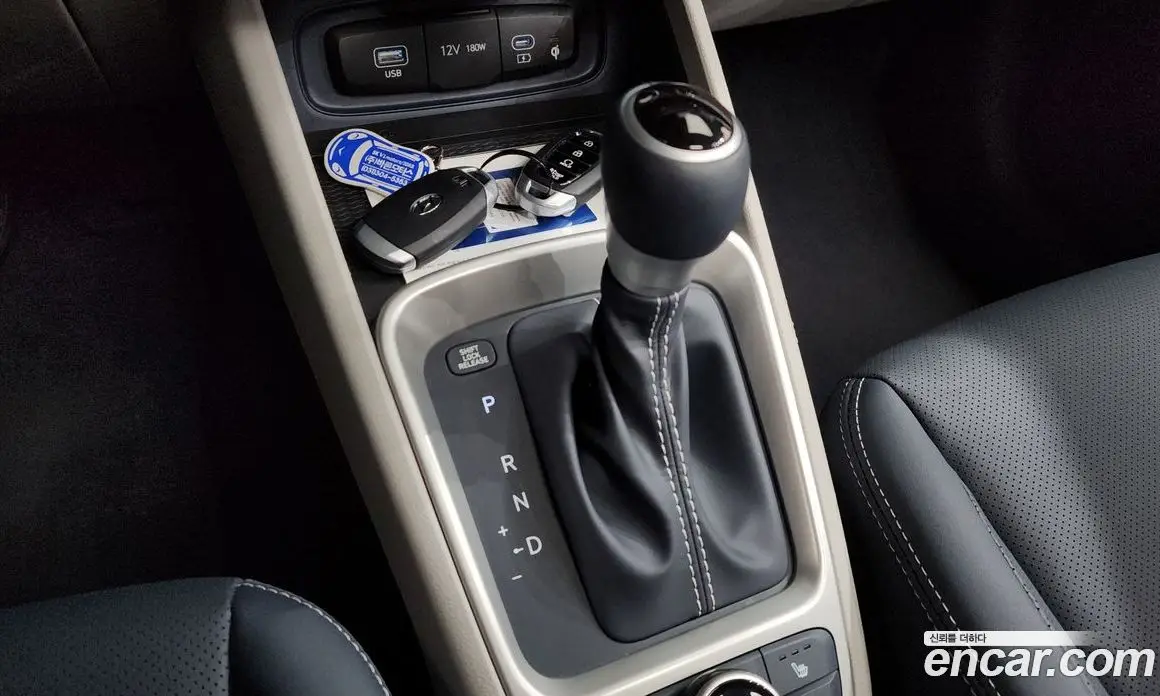 Hyundai Venue 2025 1.6 автомат (гидро), фото 12