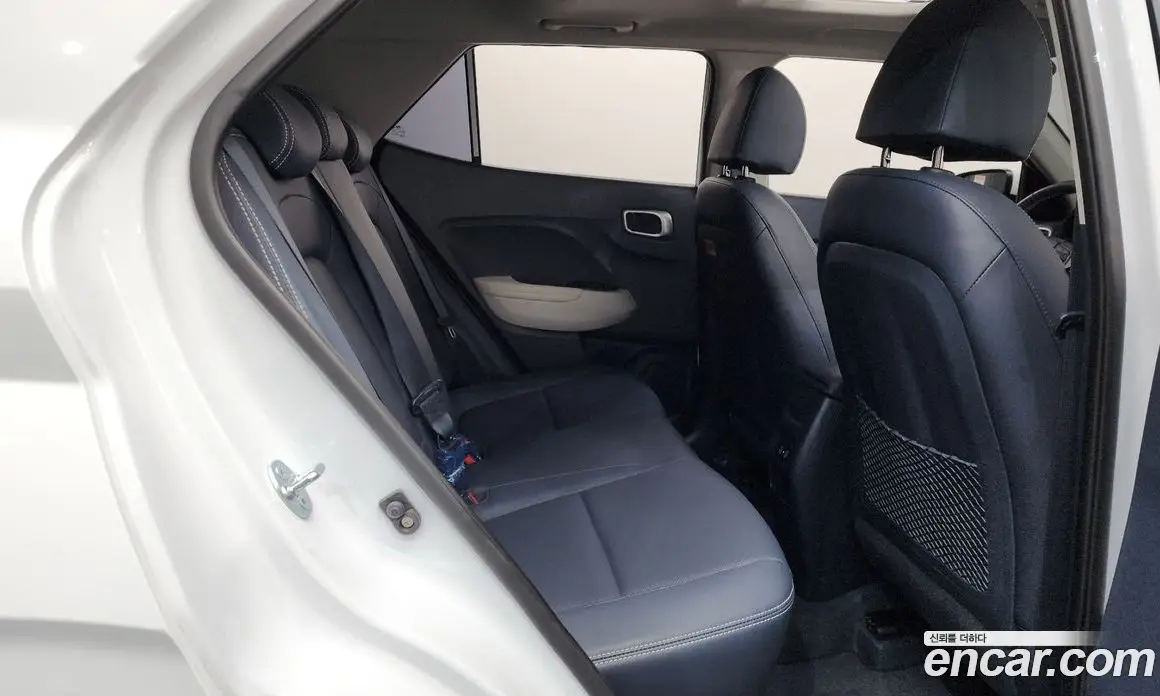 Hyundai Venue 2025 1.6 автомат (гидро), фото 17