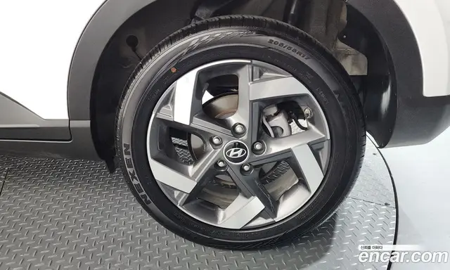 Hyundai Venue 2025 1.6 автомат (гидро), миниатюра 7