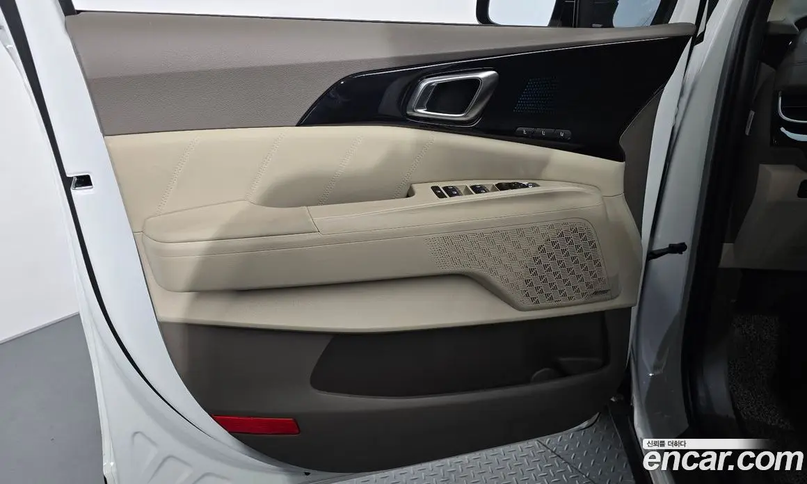 Kia Carnival 2025 1.6 автомат (гидро), фото 14