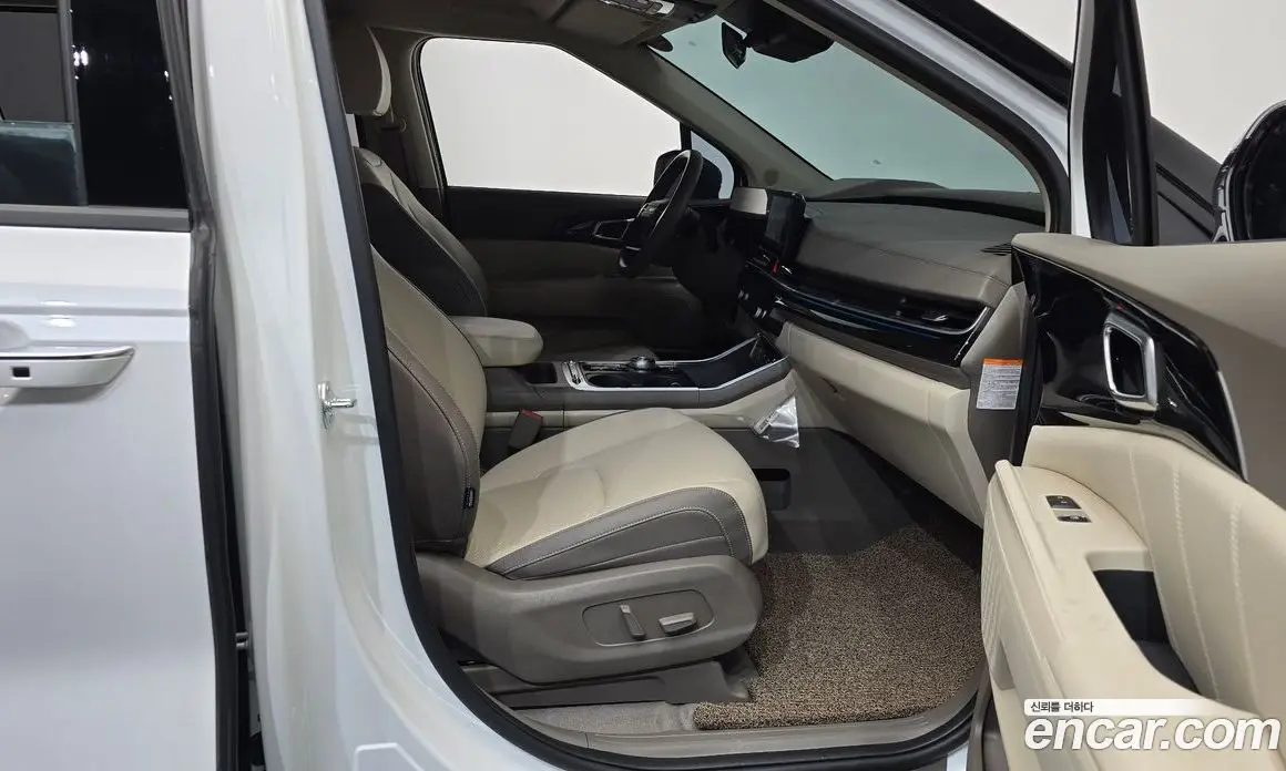Kia Carnival 2025 1.6 автомат (гидро), фото 16