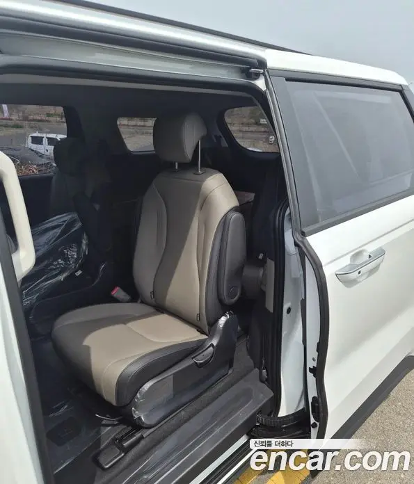 Kia Carnival 2026 1.6 автомат (гидро), миниатюра 6