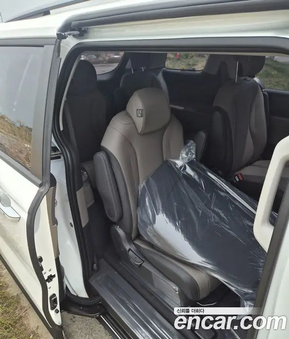 Kia Carnival 2026 1.6 автомат (гидро), фото 8