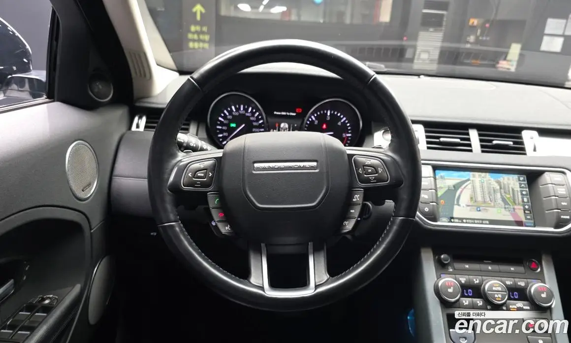 Land Rover Range Rover Evoque 2015 2.2 автомат (гидро), фото 12