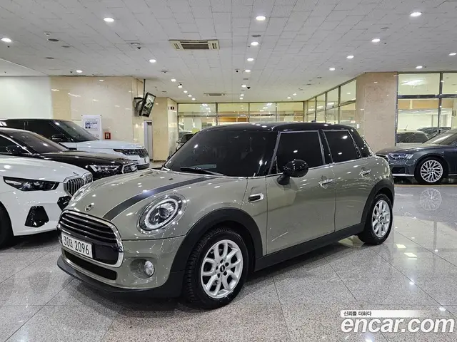 Mini Cooper, 2019, 111 565 км