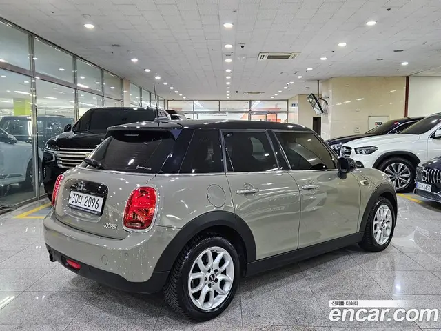 Mini Cooper 2019 1.5 автомат (гидро), миниатюра 3