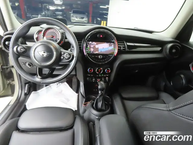 Mini Cooper 2019 1.5 автомат (гидро), миниатюра 7