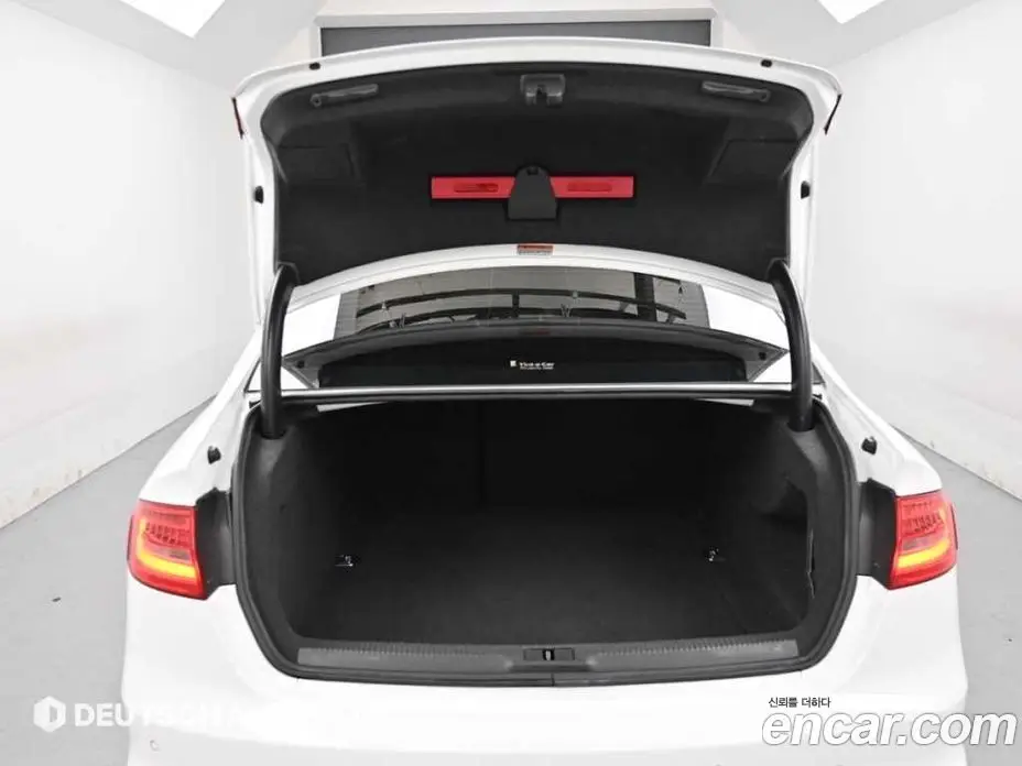 Audi A4 2015 2.0 автомат (гидро), фото 19