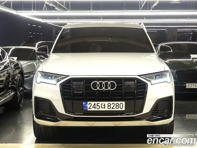 Audi Q7, 2023, 27 515 км