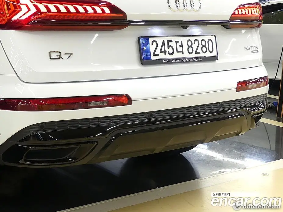 Audi Q7 2023 3.0 автомат (гидро), фото 11
