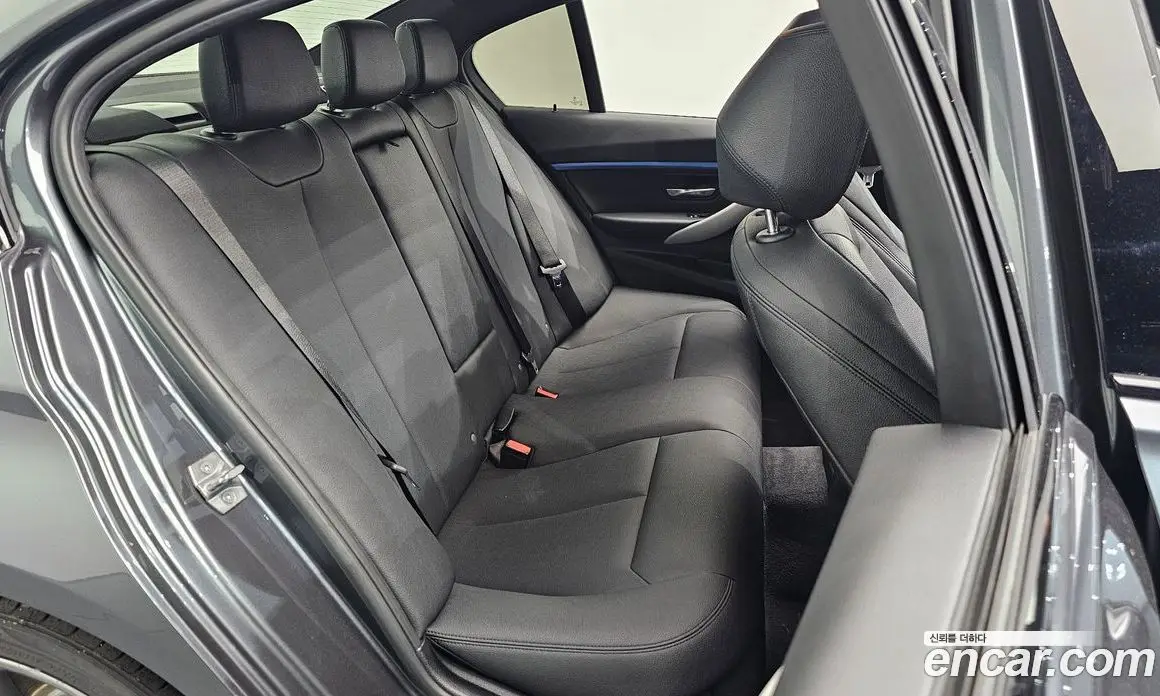 BMW 3 серия 2017 2.0 автомат (гидро), фото 17