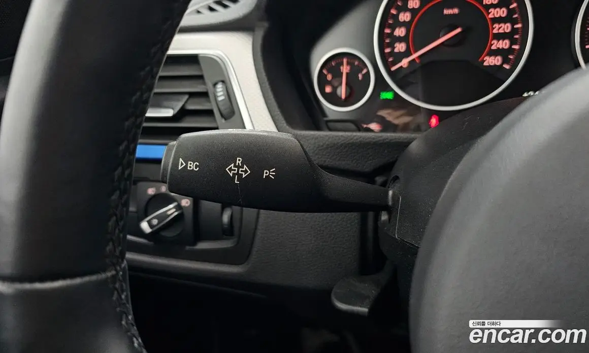 BMW 3 серия 2017 2.0 автомат (гидро), фото 27