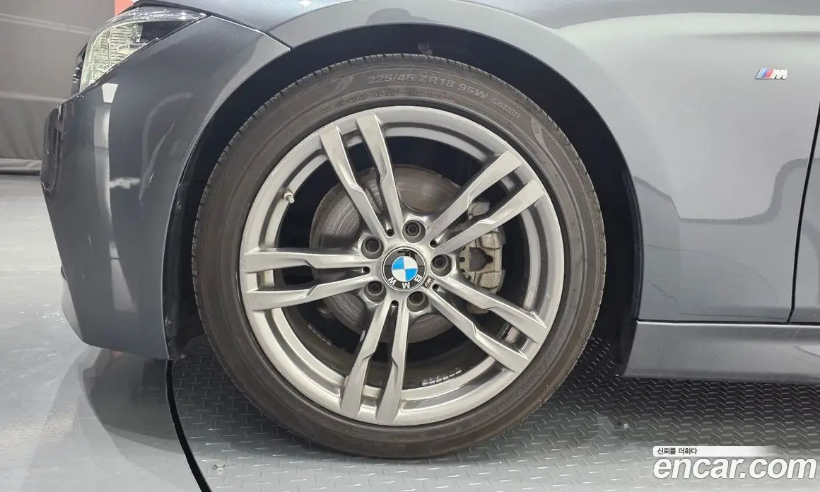 BMW 3 серия 2017 2.0 автомат (гидро), фото 5