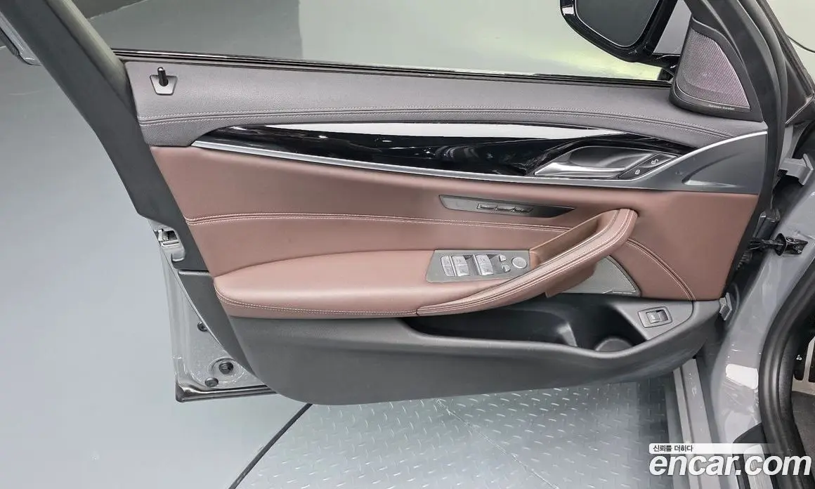 BMW 5 серия 2022 2.0 автомат (гидро), фото 14