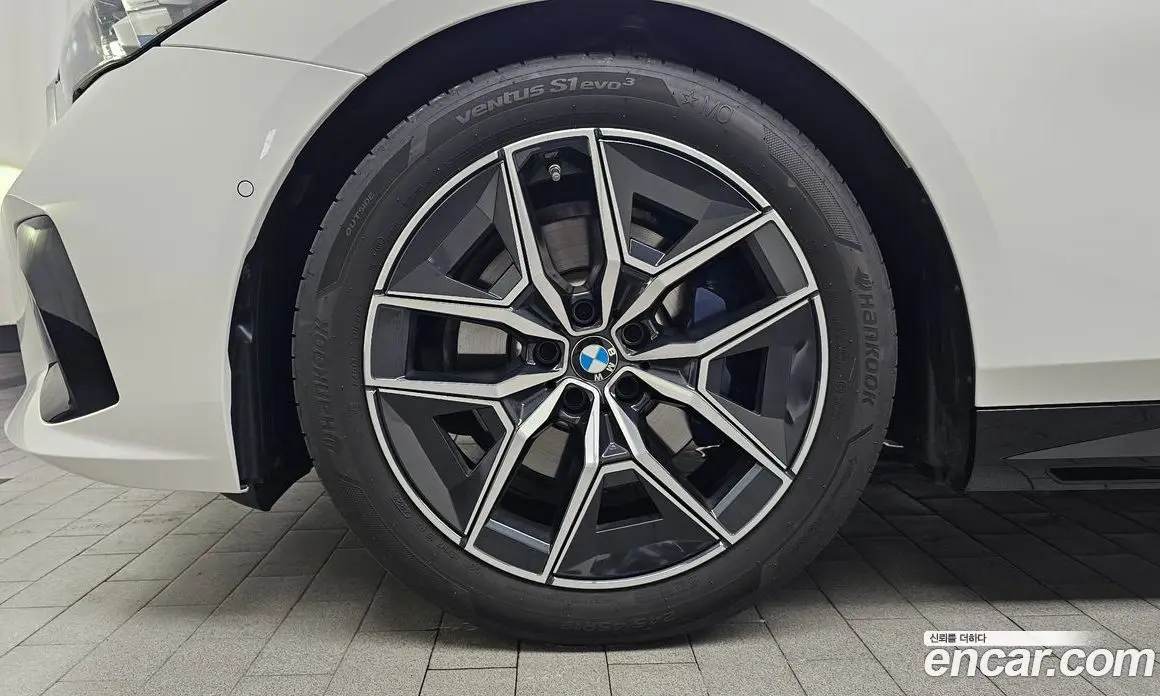 BMW 5 серия 2024 2.0 автомат (гидро), фото 5