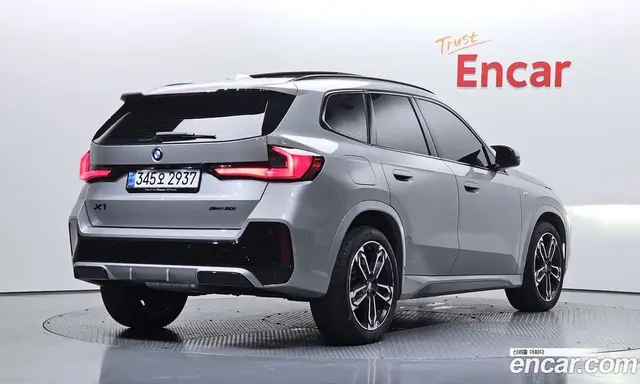 BMW X1 2024 2.0 автомат (гидро), миниатюра 2