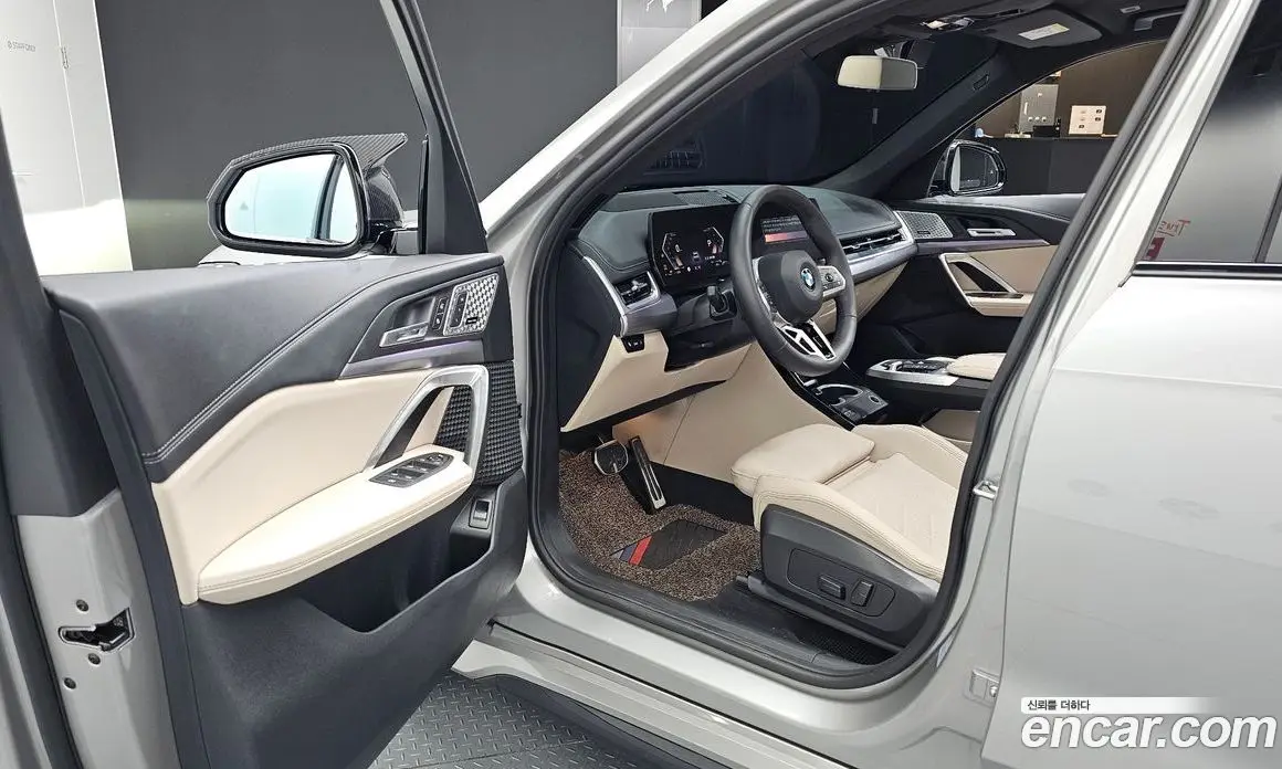 BMW X1 2024 2.0 автомат (гидро), фото 13