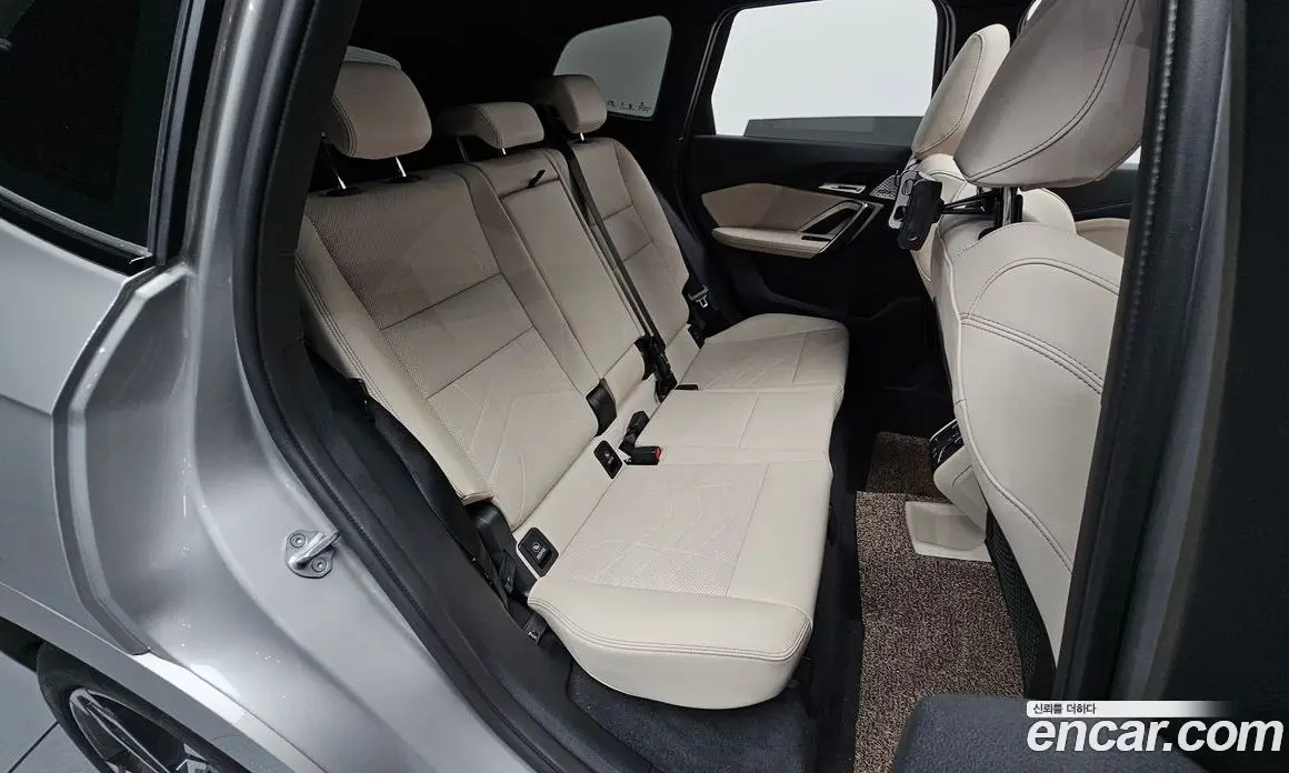 BMW X1 2024 2.0 автомат (гидро), фото 17