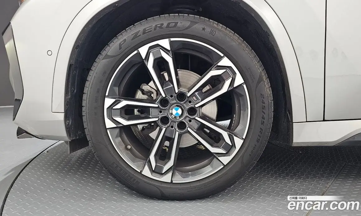 BMW X1 2024 2.0 автомат (гидро), фото 5