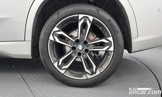 BMW X1 2024 2.0 автомат (гидро), миниатюра 7