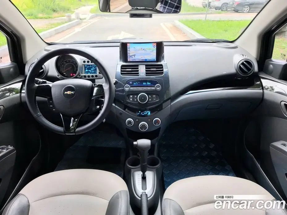 Chevrolet Spark 2011 1.0 автомат (гидро), фото 8
