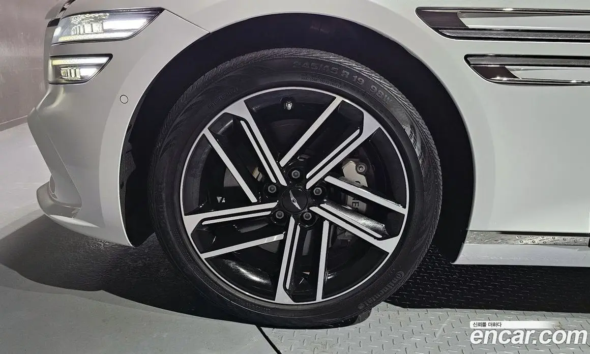 Genesis G80 2024 2.5 автомат (гидро), фото 5