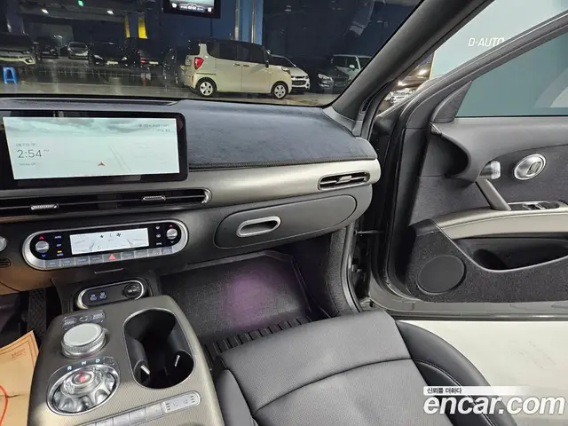 Genesis GV60 2024 0.1 автомат (гидро), миниатюра 11