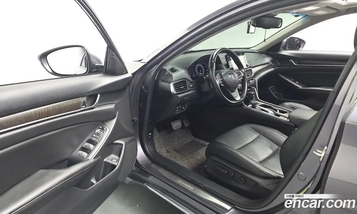 Honda Accord 2019 1.5 автомат (гидро), фото 13