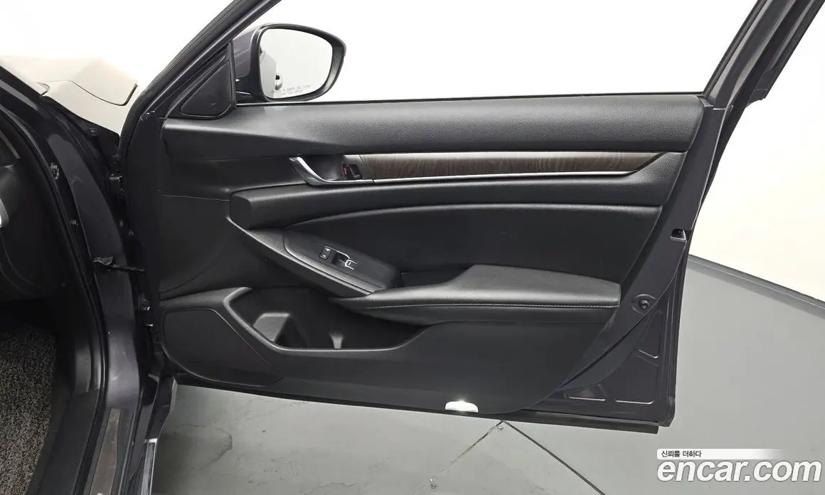 Honda Accord 2019 1.5 автомат (гидро), фото 15