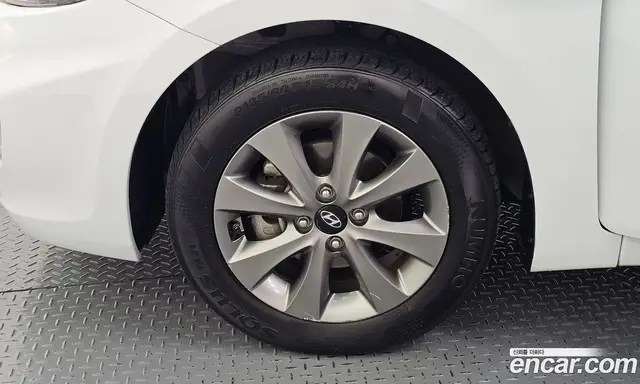Hyundai Accent 2018 1.4 автомат (гидро), миниатюра 5