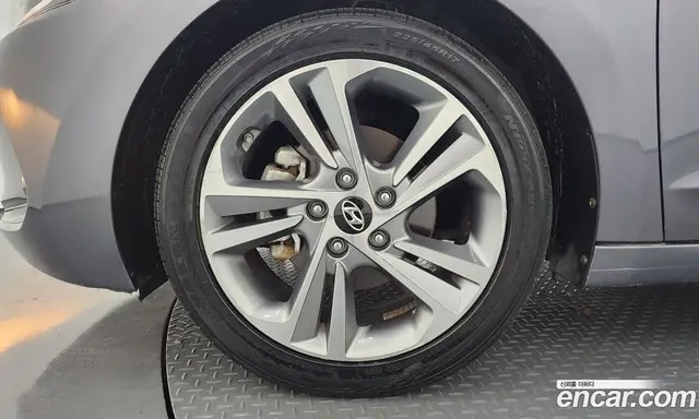 Hyundai Avante 2017 1.6 автомат (гидро), миниатюра 5 Hyundai Avante 2017 1.6 автомат (гидро), миниатюра 5