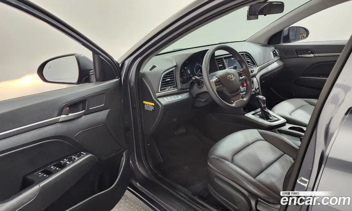 Hyundai Avante 2017 1.6 автомат (гидро), фото 10 Hyundai Avante 2017 1.6 автомат (гидро), фото 10