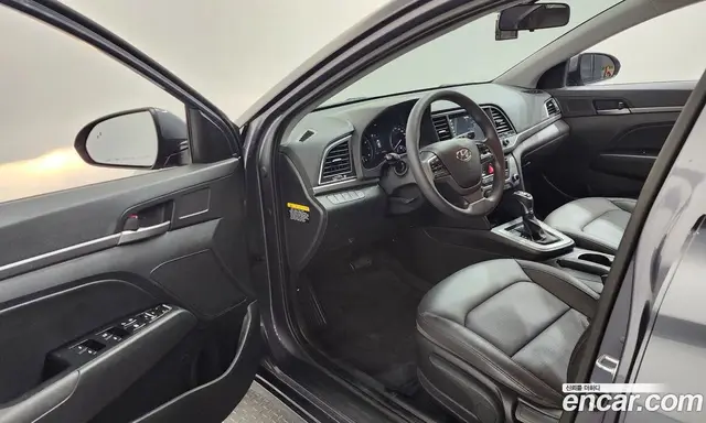 Hyundai Avante 2017 1.6 автомат (гидро), миниатюра 10 Hyundai Avante 2017 1.6 автомат (гидро), миниатюра 10