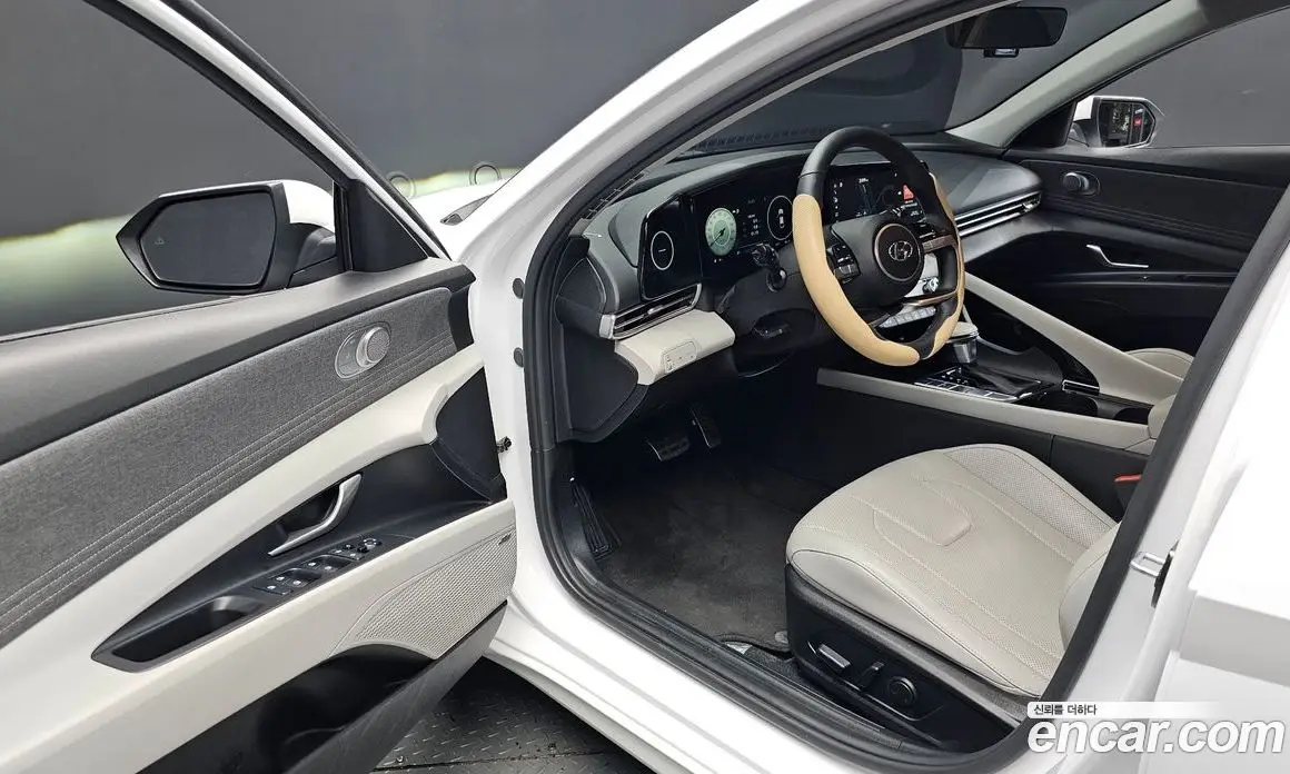 Hyundai Avante 2021 1.6 автомат (гидро), фото 13