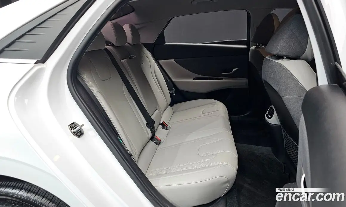 Hyundai Avante 2021 1.6 автомат (гидро), фото 17