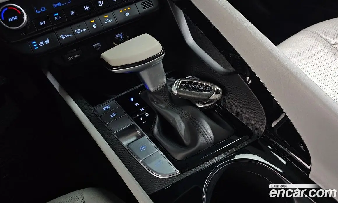 Hyundai Avante 2021 1.6 автомат (гидро), фото 12