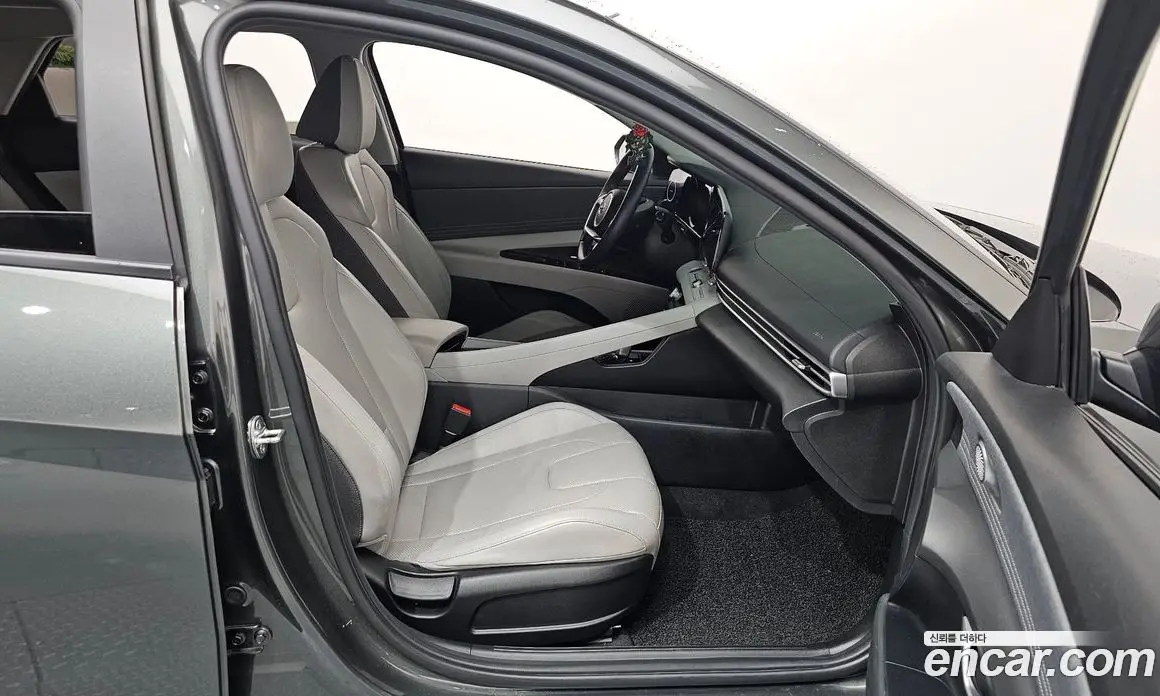 Hyundai Avante 2021 1.6 автомат (гидро), фото 16