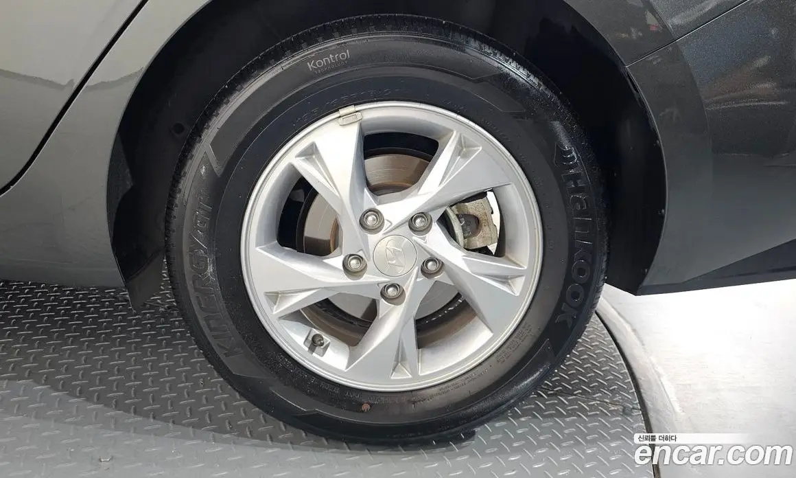 Hyundai Avante 2021 1.6 автомат (гидро), фото 7
