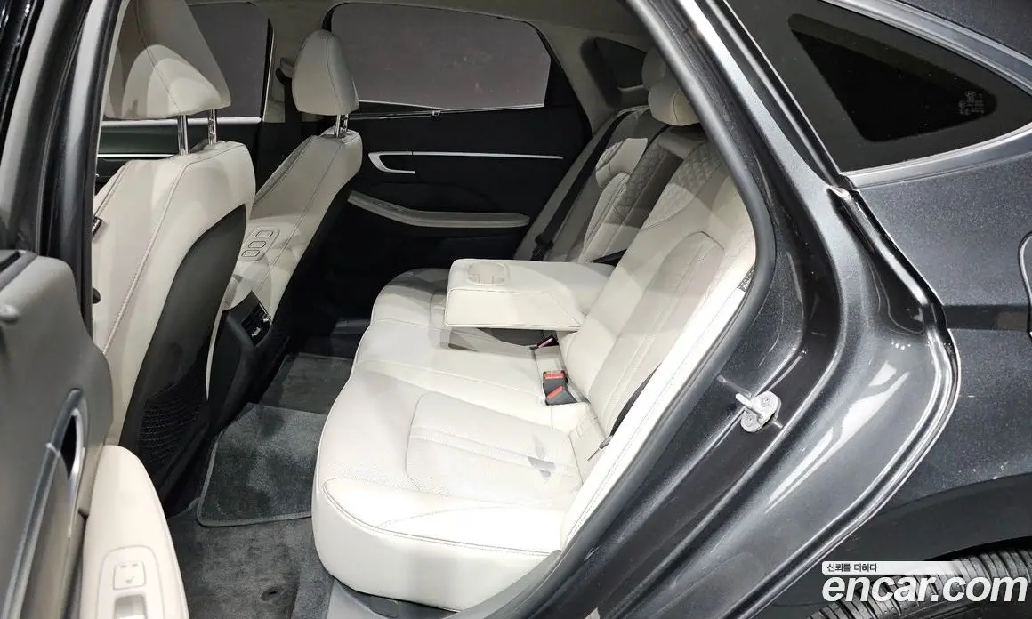 Hyundai Sonata 2024 1.6 автомат (гидро), фото 16