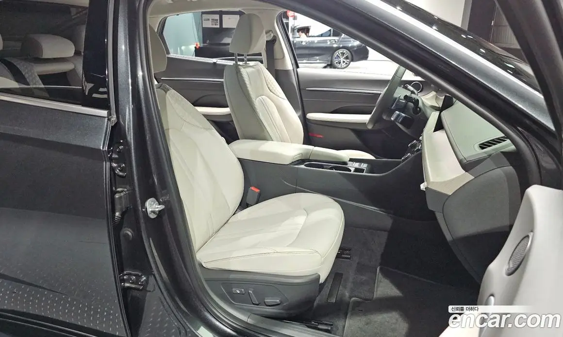 Hyundai Sonata 2024 1.6 автомат (гидро), фото 18