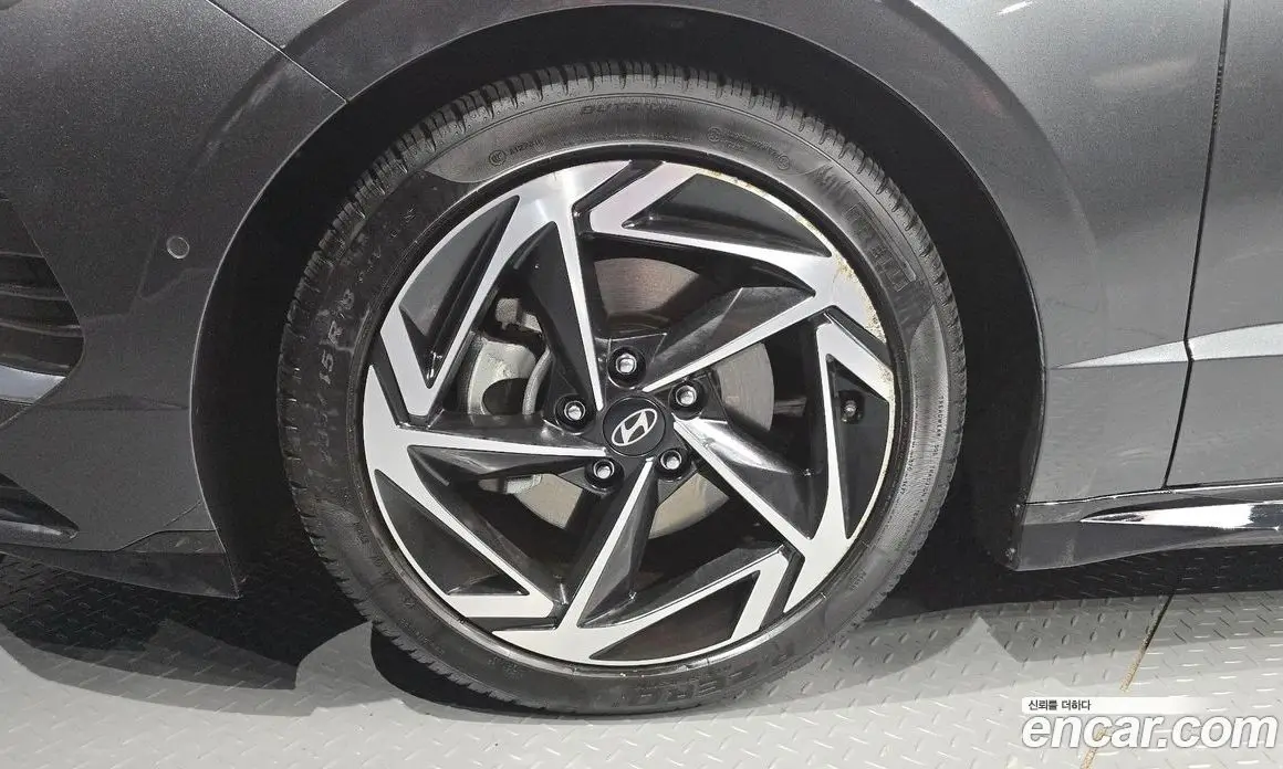 Hyundai Sonata 2024 1.6 автомат (гидро), фото 5