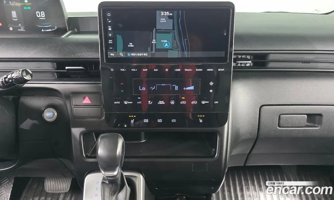 Hyundai Staria 2023 2.2 автомат (гидро), фото 22
