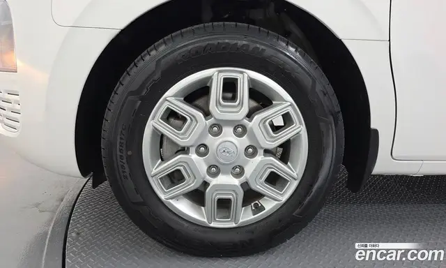 Hyundai Staria 2023 2.2 автомат (гидро), миниатюра 5
