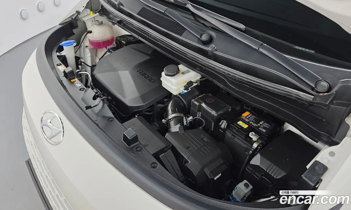 Hyundai Staria 2023 2.2 автомат (гидро), фото 6